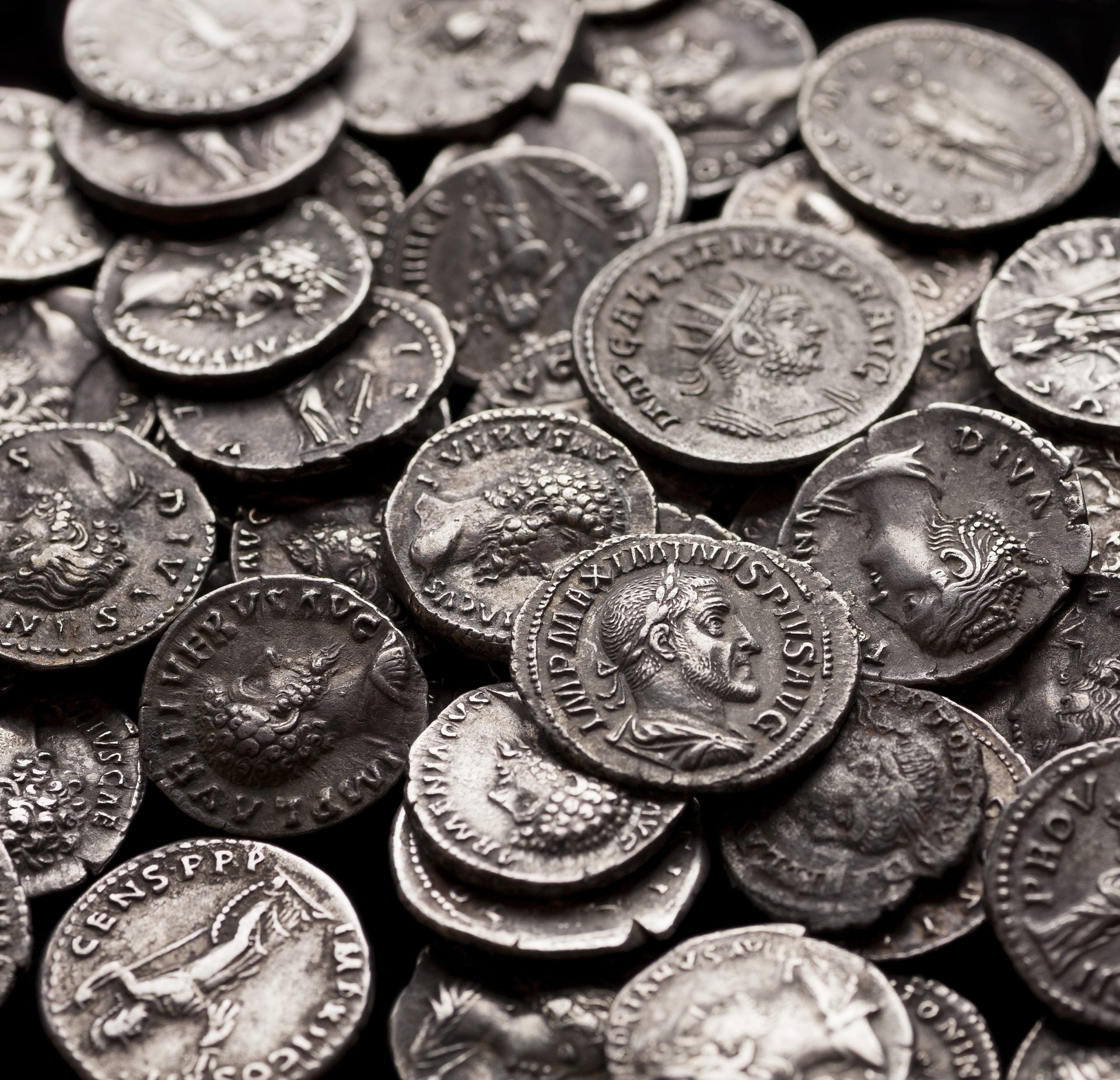 Des monnaies romaines trouvées par des archéologues proches de
